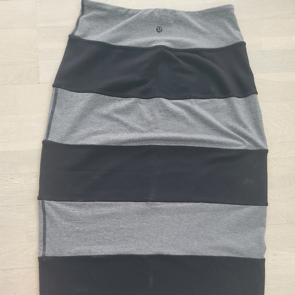 Lululemon Yoga Over Skirt Heathered Grey/Black - Picture 7 of 7